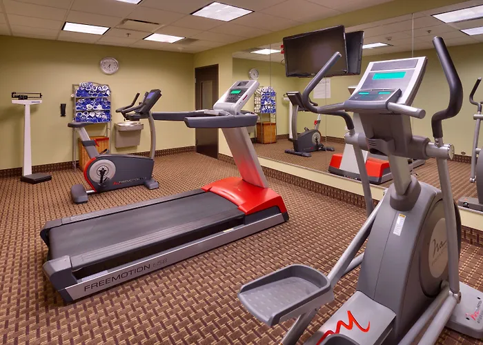 Holiday Inn Express & Suites Overland Park By Ihg