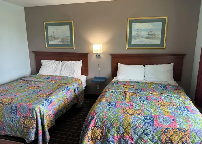 Crows Nest Inn Tawas