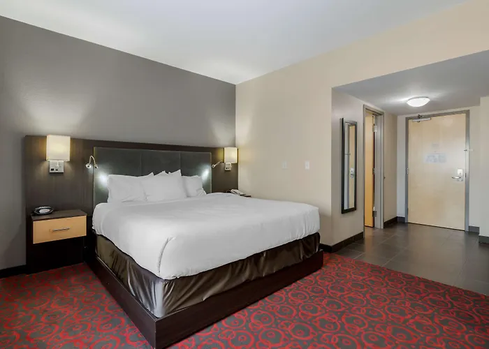 Best Western Plus Eastgate Inn & Suites