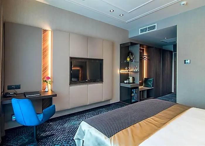 Sky Blue Hotel & Spa