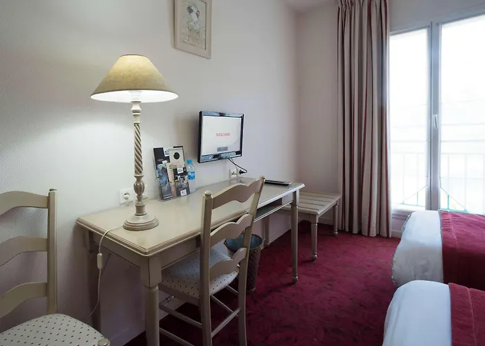Brit Hotel Du Perche