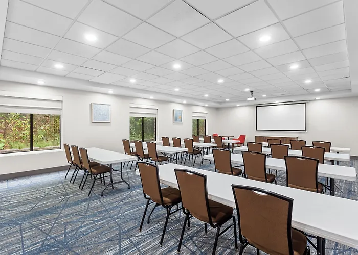 Holiday Inn Express & Suites Cross Lanes By Ihg