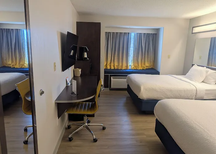Microtel Inn & Suites By Wyndham Wheeling At The Highlands