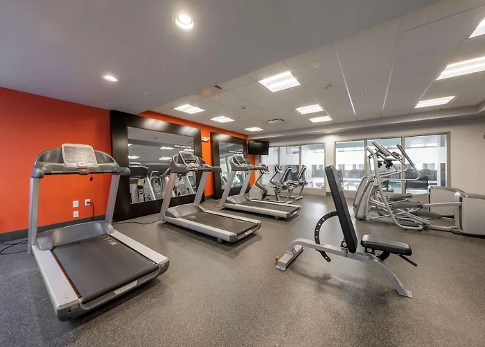 Hampton Inn & Suites Dupont