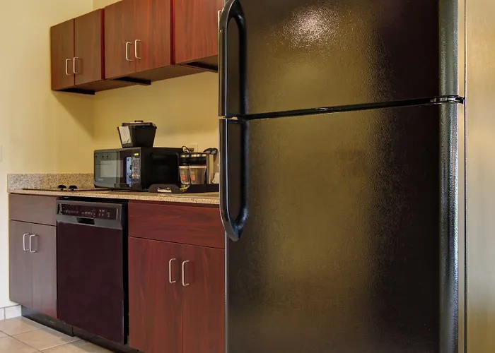 Cobblestone Inn & Suites - Carrington