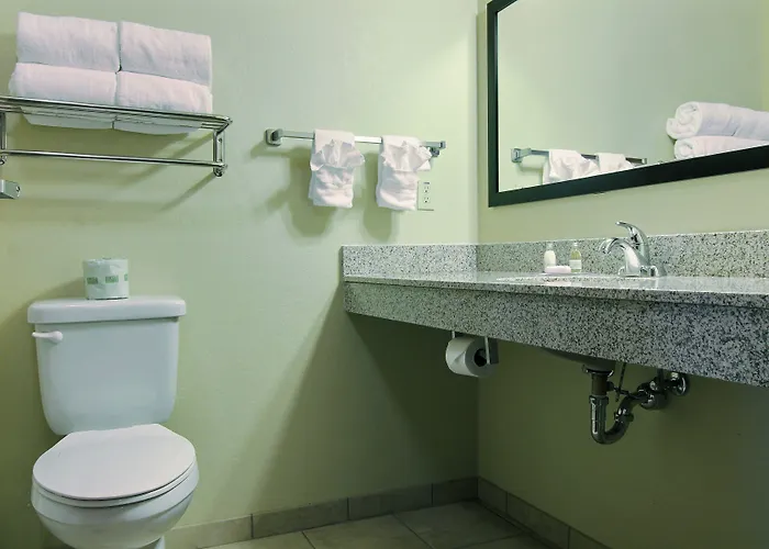 Cobblestone Inn & Suites - Carrington