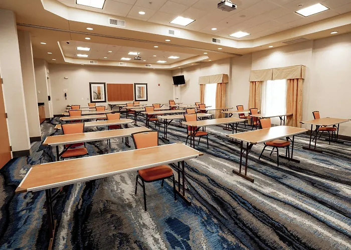 Fairfield Inn & Suites By Marriott Kearney