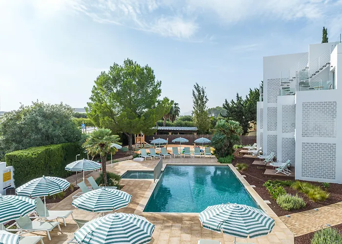 Cabot Las Velas Apartments