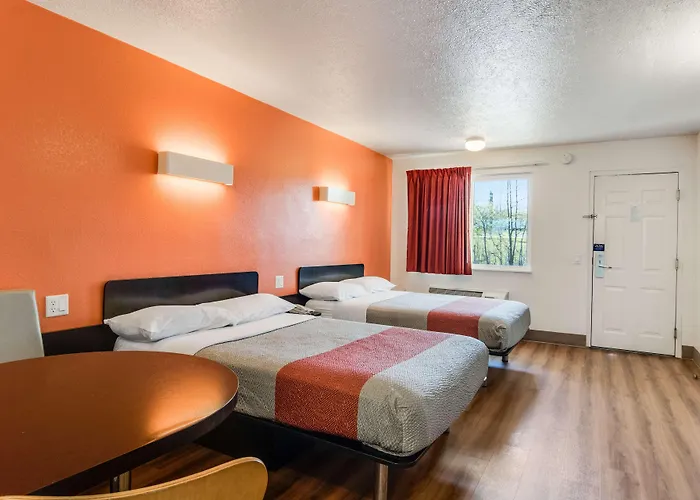 Motel 6-Youngstown, Oh