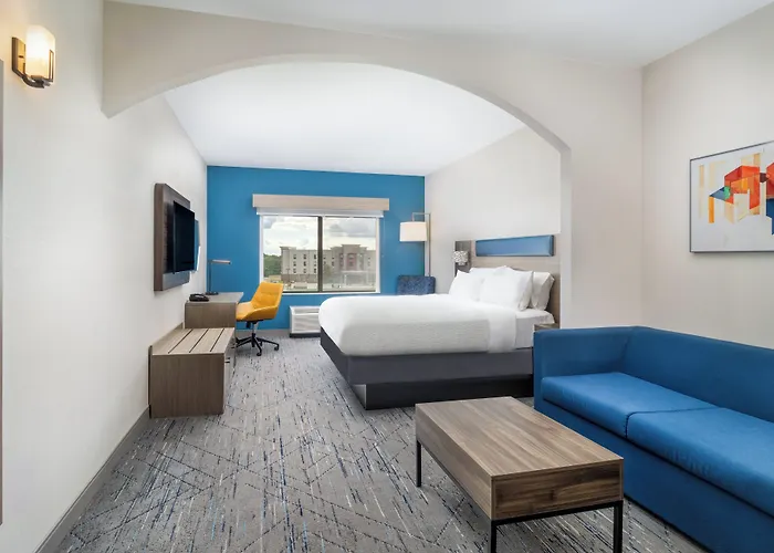 Holiday Inn Express Pratt By Ihg