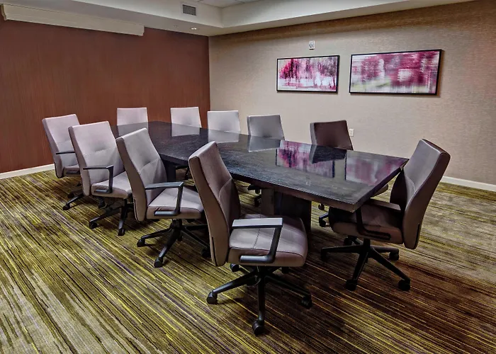 Courtyard By Marriott Alexandria