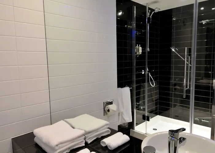 Holiday Inn Express London Heathrow T5 By Ihg
