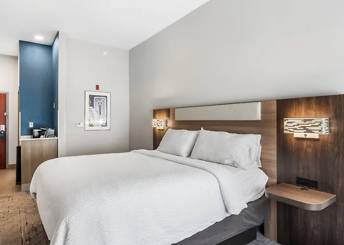 Holiday Inn Express & Suites Maumelle By Ihg