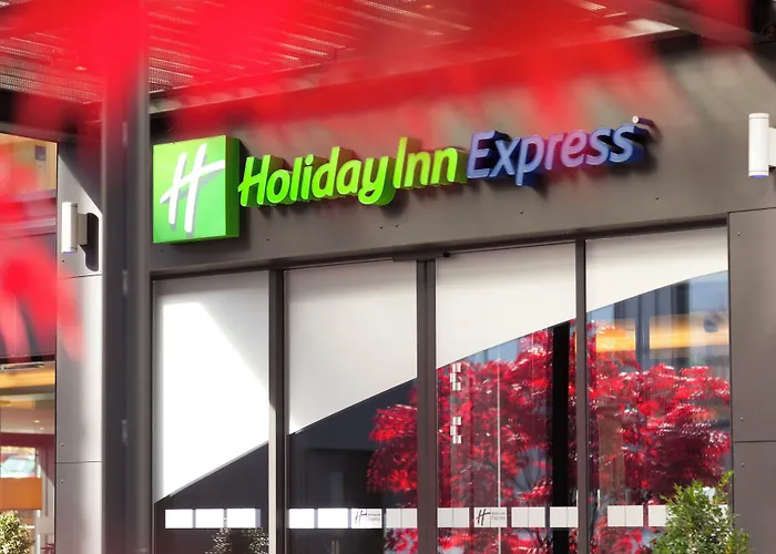 Holiday Inn Express Zürich Airport, an IHG Hotel