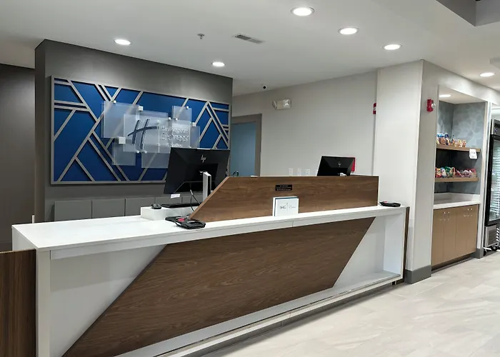 Holiday Inn Express Hotel And Suites Saint Robert By Ihg