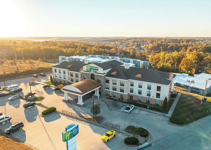 Holiday Inn Express Hotel And Suites Saint Robert By Ihg