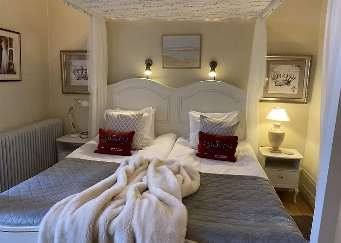 Strand Hotel