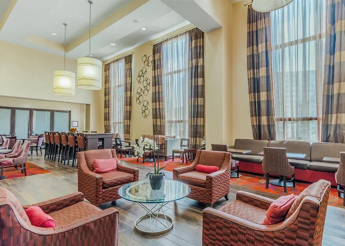 Hampton Inn & Suites Detroit/Airport Romulus