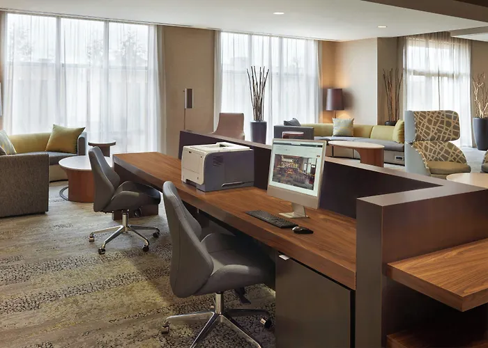 Courtyard By Marriott Kingston Highway 401