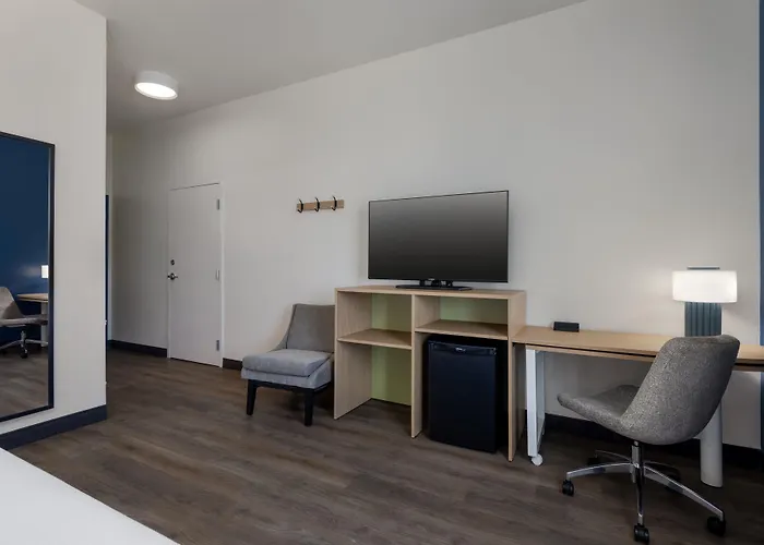 Spark By Hilton Artesia