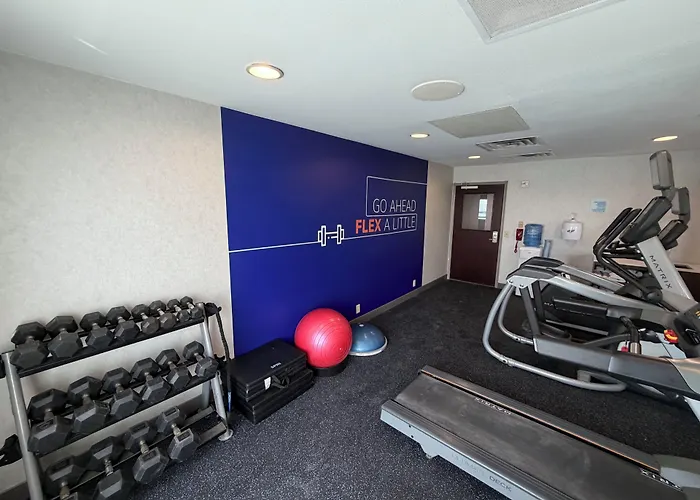 Holiday Inn Express & Suites Syracuse North - Airport Area By Ihg