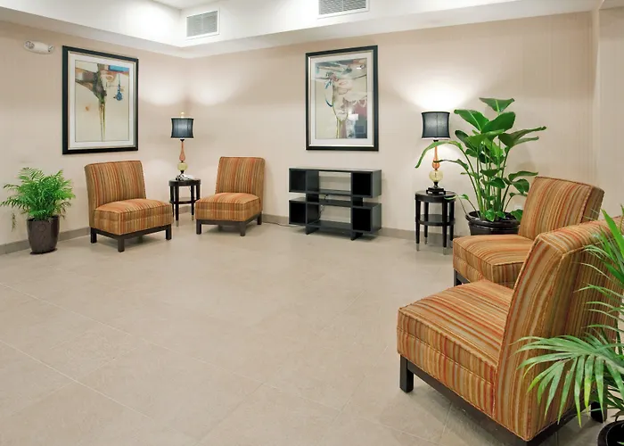 Holiday Inn Express & Suites North