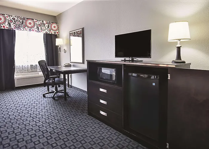 La Quinta Inn & Suites By Wyndham South Dallas - Hutchins