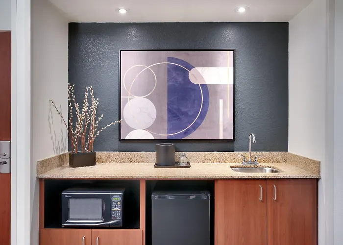 Courtyard By Marriott Johnson City