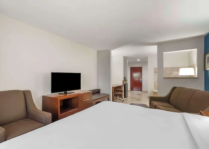 Comfort Suites Atlanta Airport