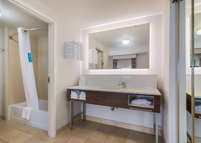 Hampton Inn & Suites Plattsburgh