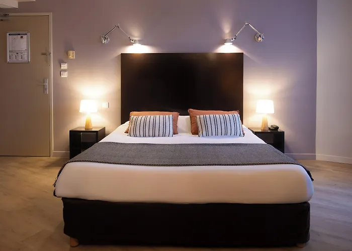 Hotel Les Jardins Du Canal - Piscine Chauffee A 28 Degres - Parking Gratuit - Garage - Bornes Electriques - Accueil Velos Et Motos - Kids Friendly-Solaire Ecoresponsable
