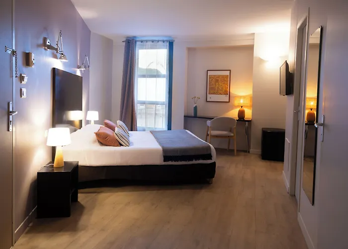 Hotel Les Jardins Du Canal - Piscine Chauffee A 28 Degres - Parking Gratuit - Garage - Bornes Electriques - Accueil Velos Et Motos - Kids Friendly-Solaire Ecoresponsable