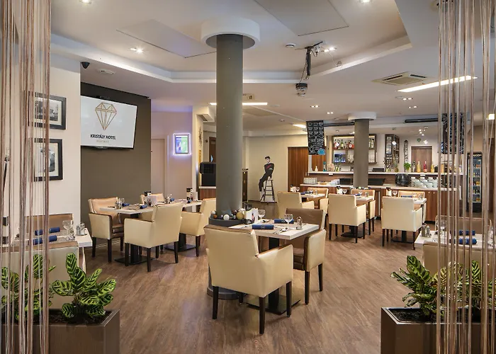 Kristaly Hotel