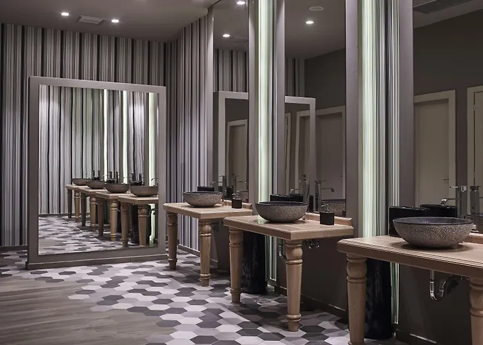 Pelagos Suites Hotel & Spa