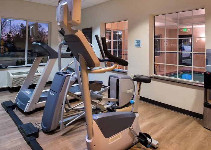 Holiday Inn Express & Suites Pittsburg By Ihg