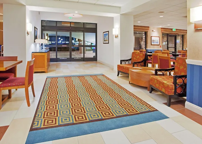 Holiday Inn Express Hotel & Suites Santa Cruz By Ihg
