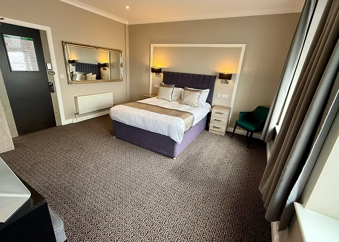 The Raven Hotel