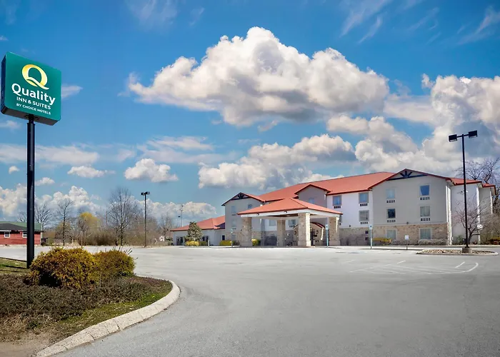 Quality Inn & Suites Monterey I-40