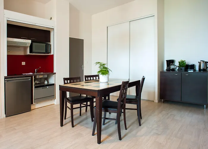 Residence Vacanceole - Duguesclin