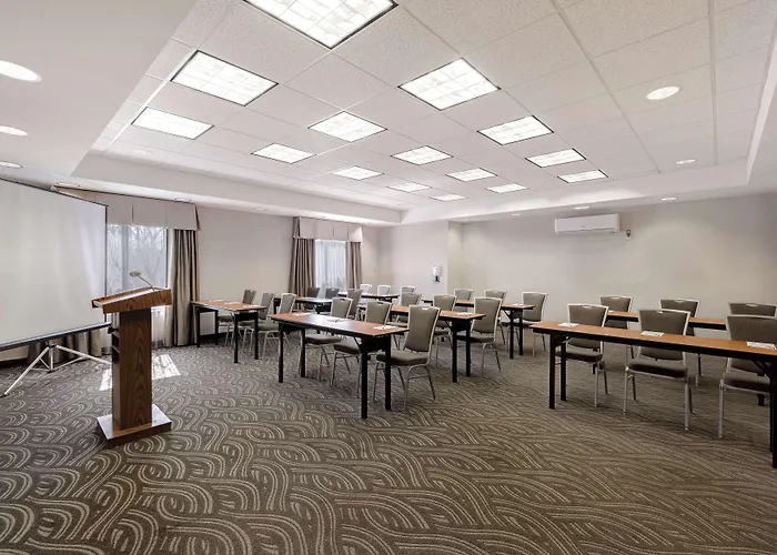 Hampton Inn & Suites Tulare