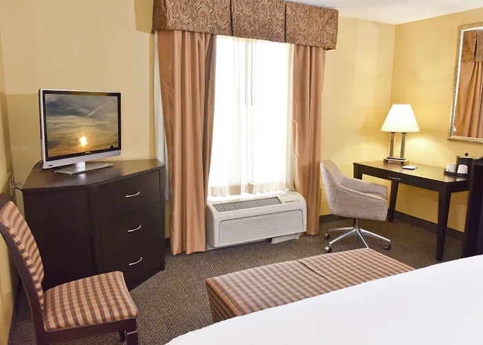 Hampton Inn & Suites Alexandria