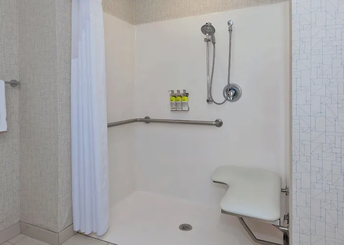 Holiday Inn Express Hotel & Suites Warminster-Horsham By Ihg