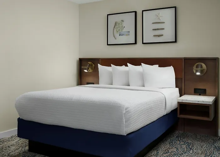 Starfish Manor Oceanfront Hotel