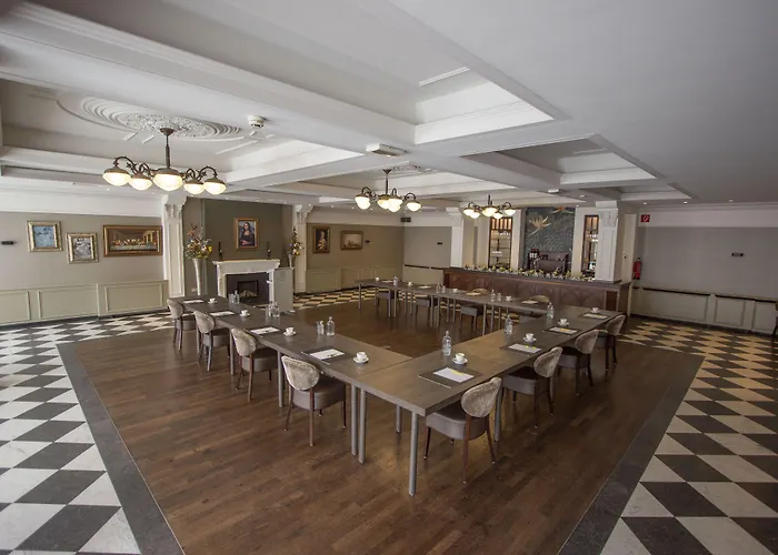 Golden Tulip West Ende