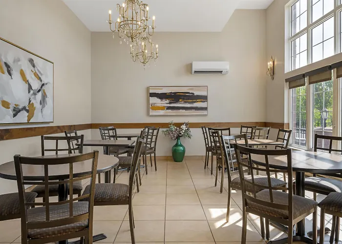Best Western Plus Fredericton Hotel & Suites