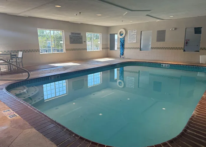 Country Inn & Suites By Radisson, Valparaiso, In