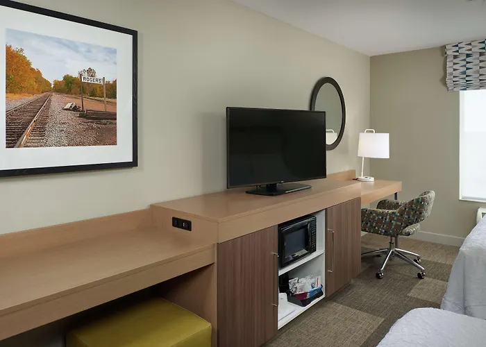 Hampton Inn & Suites Rogers