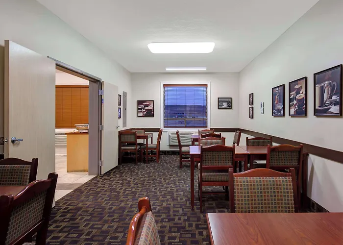 Days Inn By Wyndham Dawson Creek