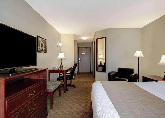 Days Inn By Wyndham Dawson Creek