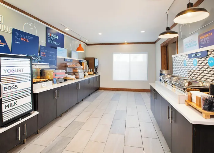 Holiday Inn Express & Suites Buffalo By Ihg